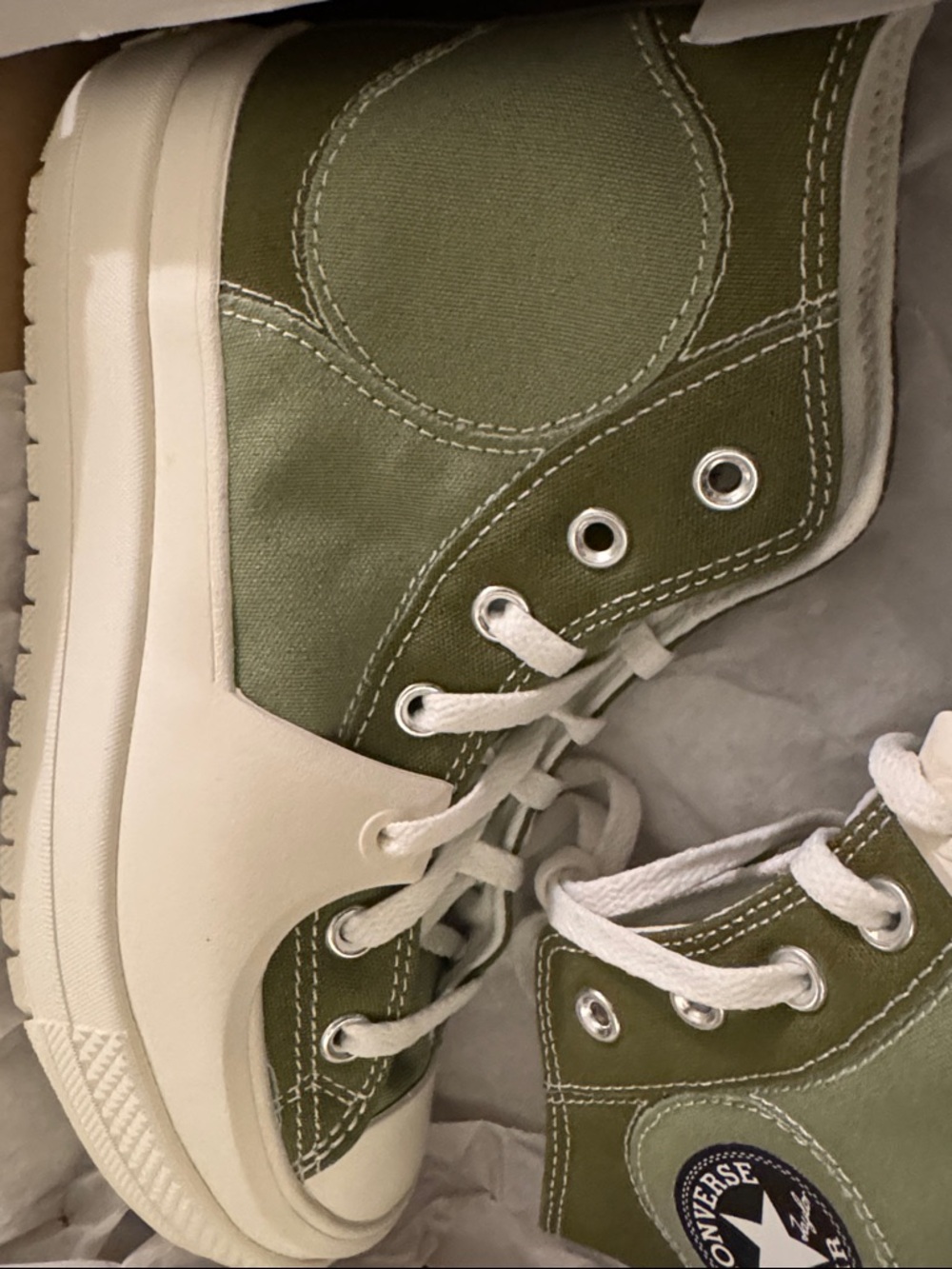 Converse unisex Olive Green and Cream High-Top Platform Sneakers - Picture 8 of 9